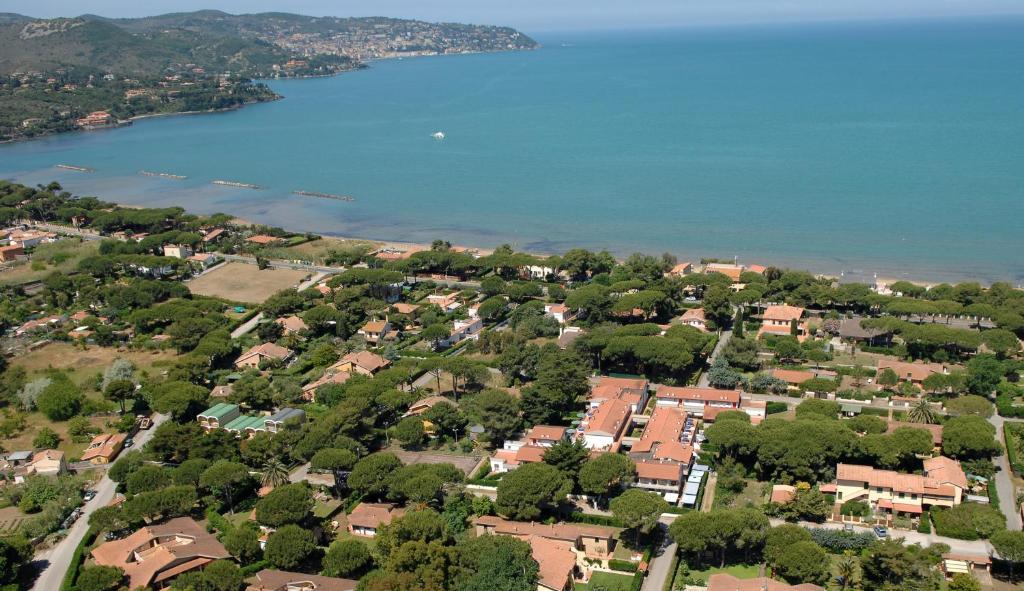 Rta Airone Aparthotel Orbetello Buitenkant foto
